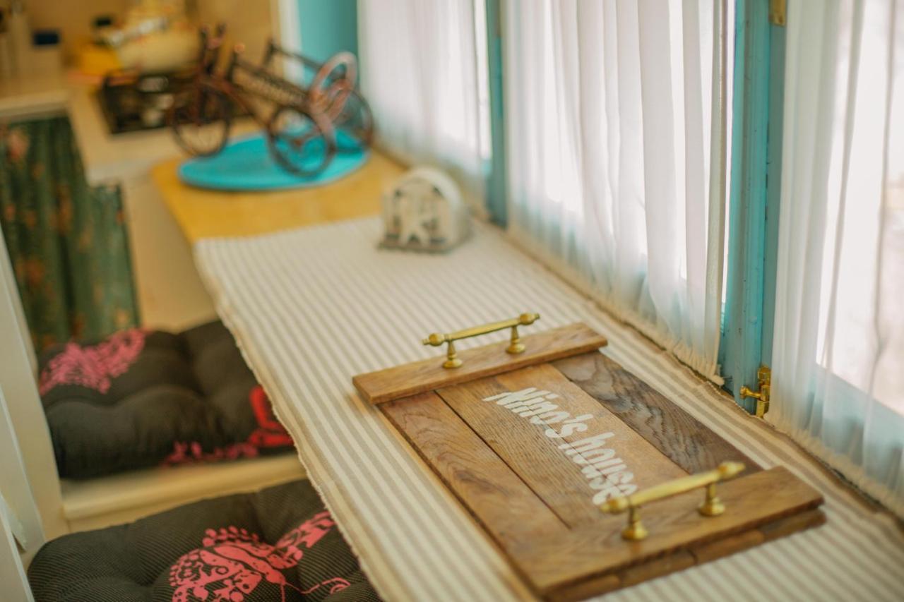 TsinandaliNino'S Houseアパートメント エクステリア 写真
